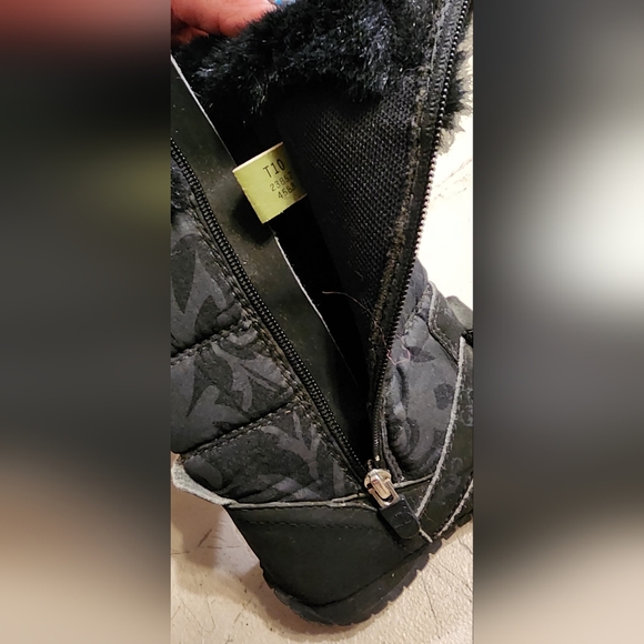 Girls size 10t Timberland boots - Picture 6 of 6